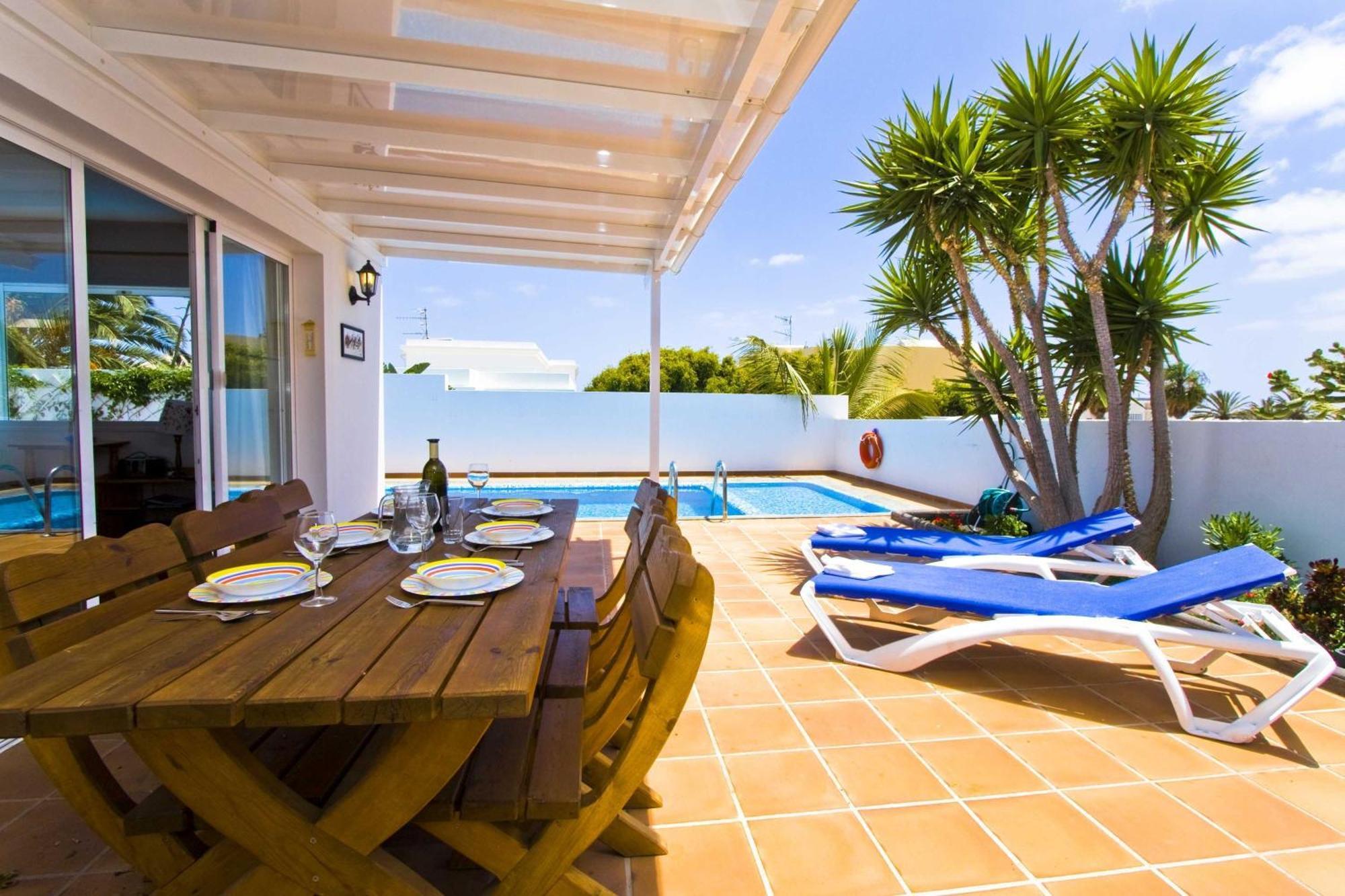 Lovely Los Mojones Villa Casa Jasmine Heated Pool Short Walk To Beach Puerto Del Carmen Puerto del Carmen  Esterno foto