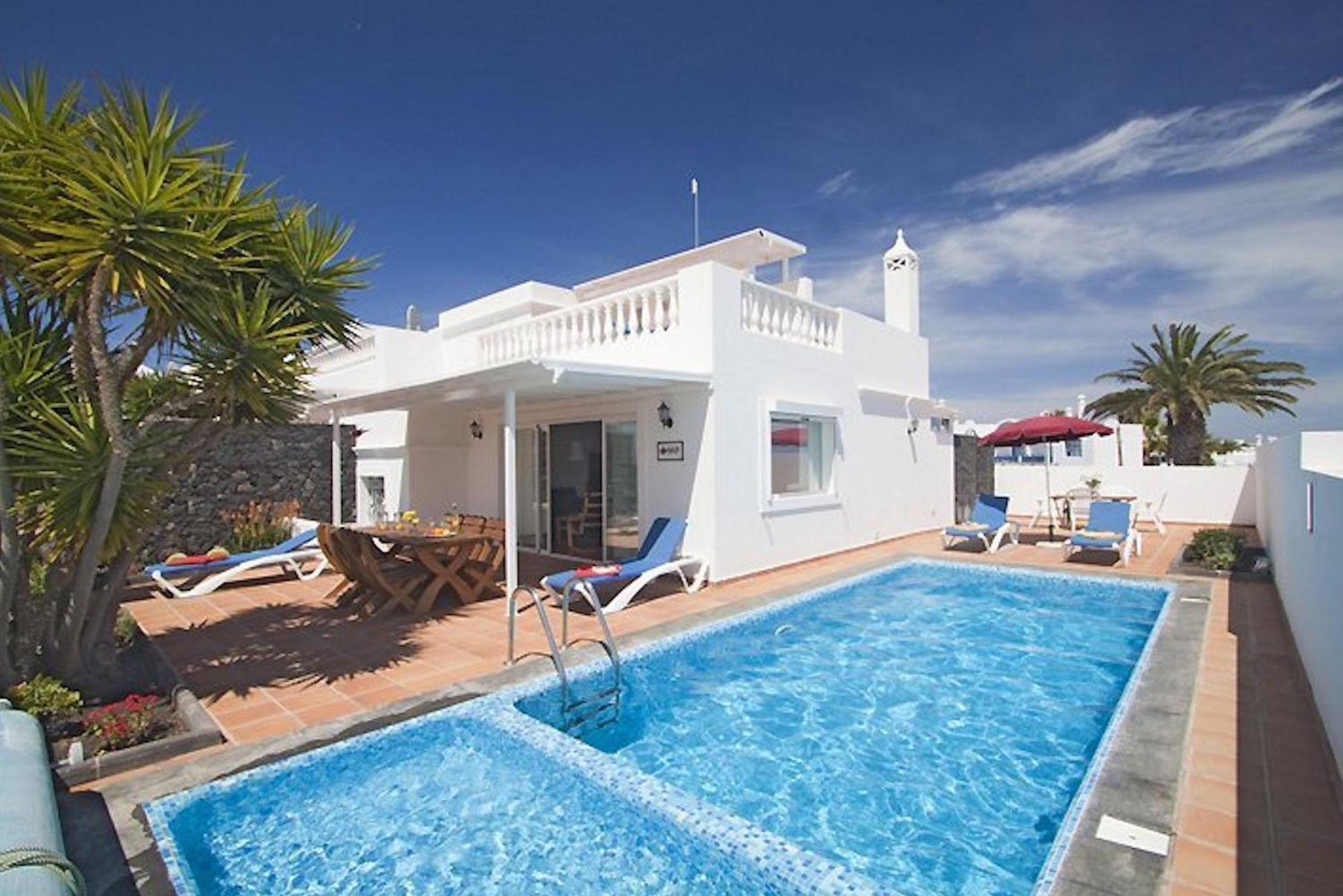 Lovely Los Mojones Villa Casa Jasmine Heated Pool Short Walk To Beach Puerto Del Carmen Puerto del Carmen  Esterno foto