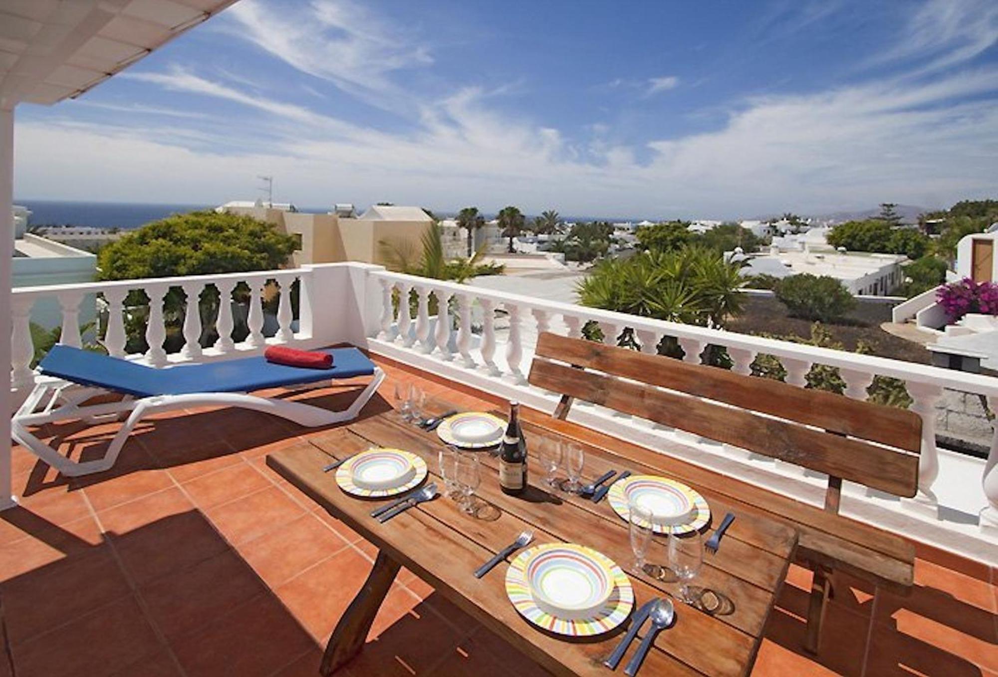 Lovely Los Mojones Villa Casa Jasmine Heated Pool Short Walk To Beach Puerto Del Carmen Puerto del Carmen  Esterno foto