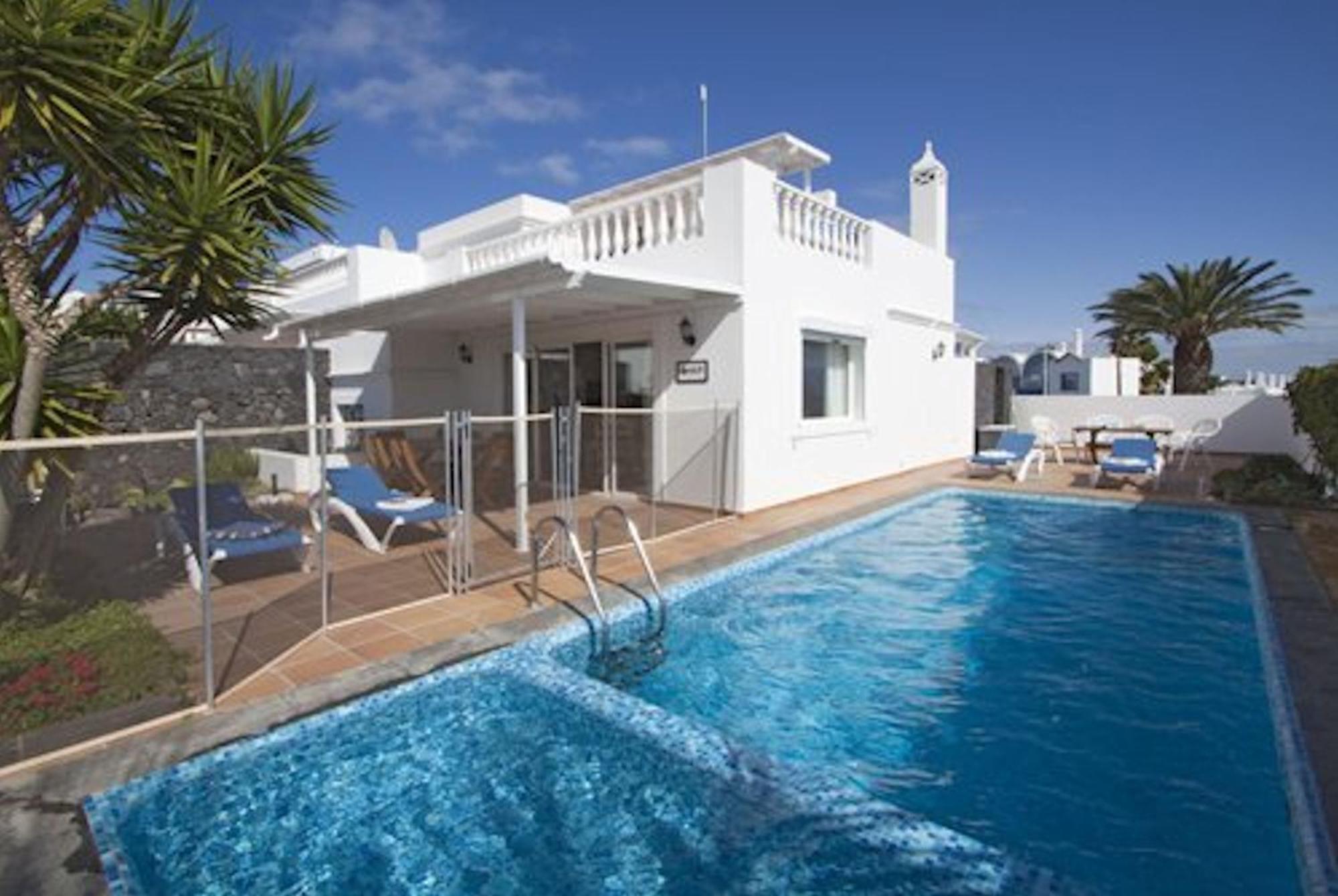 Lovely Los Mojones Villa Casa Jasmine Heated Pool Short Walk To Beach Puerto Del Carmen Puerto del Carmen  Esterno foto