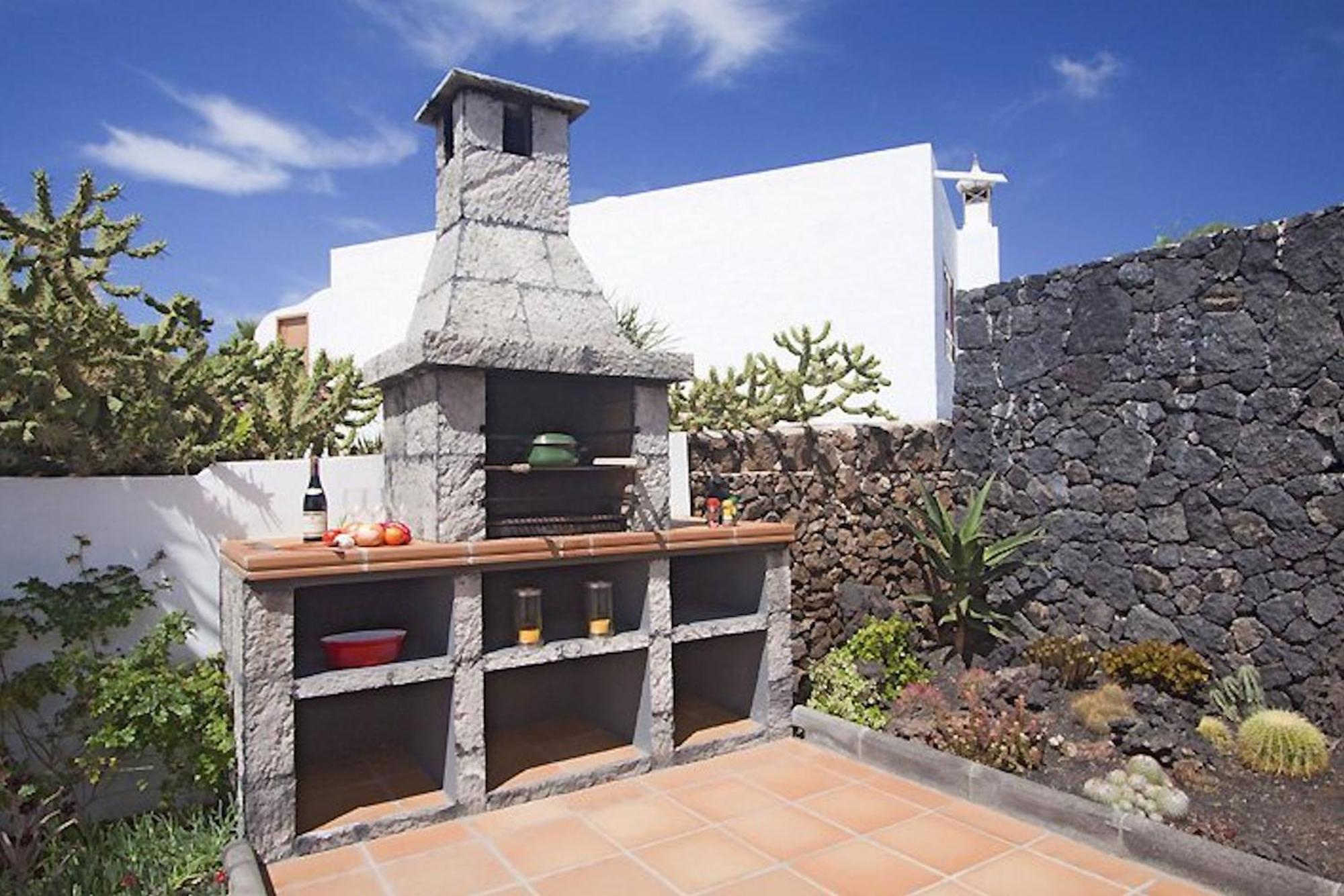 Lovely Los Mojones Villa Casa Jasmine Heated Pool Short Walk To Beach Puerto Del Carmen Puerto del Carmen  Esterno foto